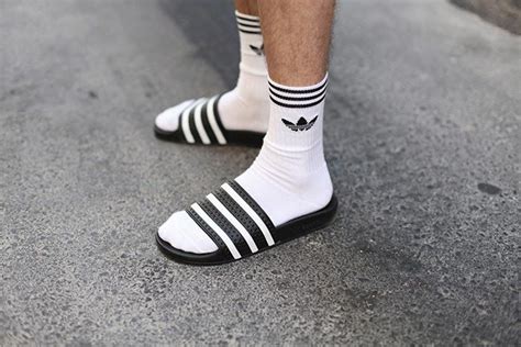 witte sokken adidas slippers|adidas teen slippers dames.